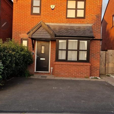 En-Suite House, Minimum 3 Nights Bookings Stockport Eksteriør billede